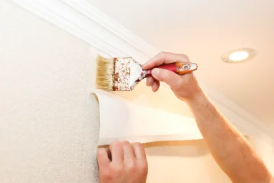 Pose de papier peint à Loix — revêtements muraux et toiles de verre